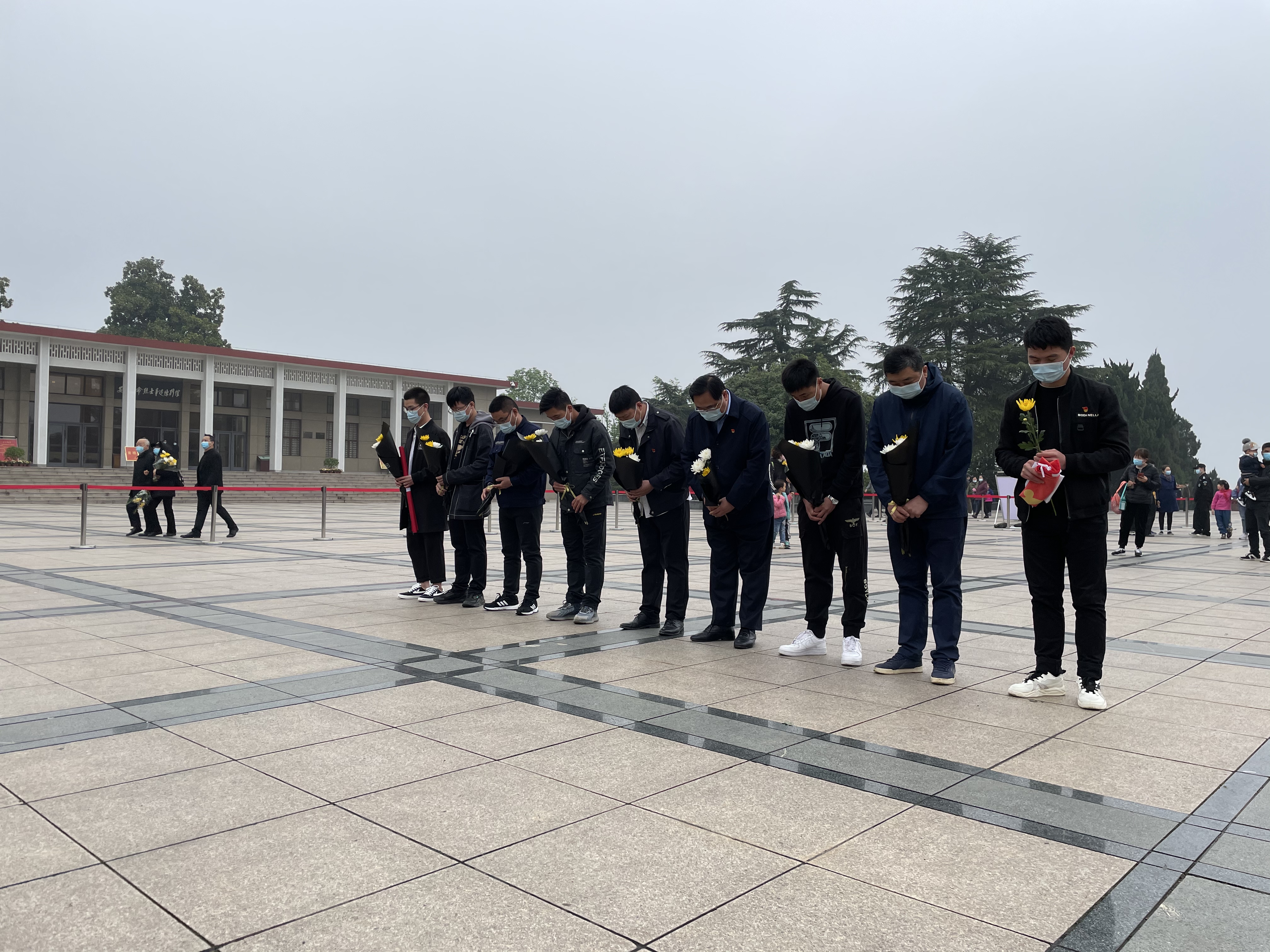 默哀缅怀